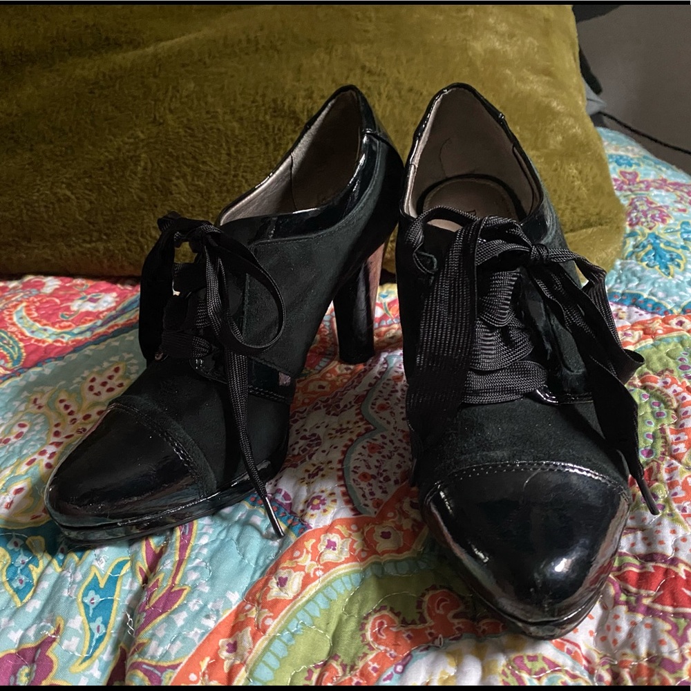 Dana Buchman shoes (size 6)